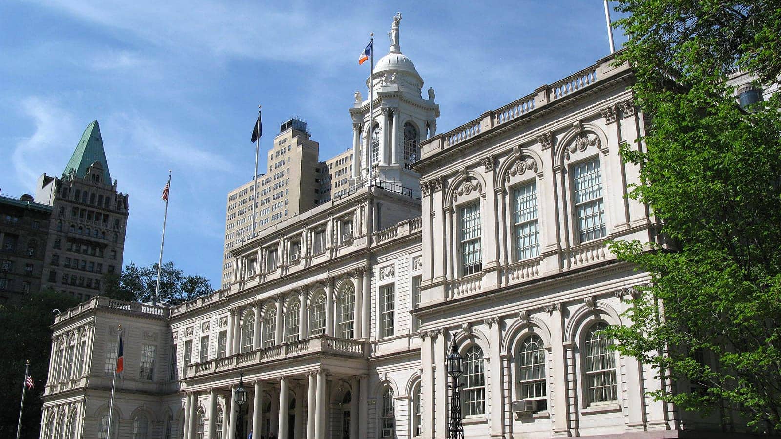 El Ayuntamiento de Nueva York visto desde la calle