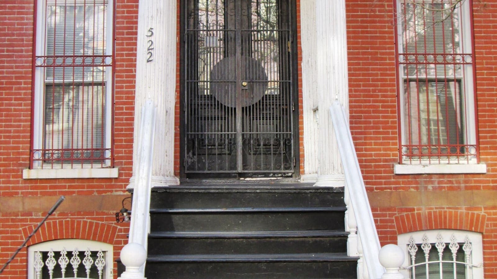 The front steps and doorway of 522 State Street in Boerum Hill, Brooklyn