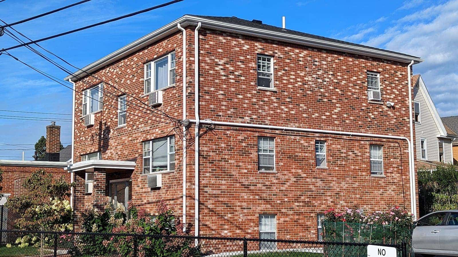 A brick apartment building in Arlington, Massachusetts