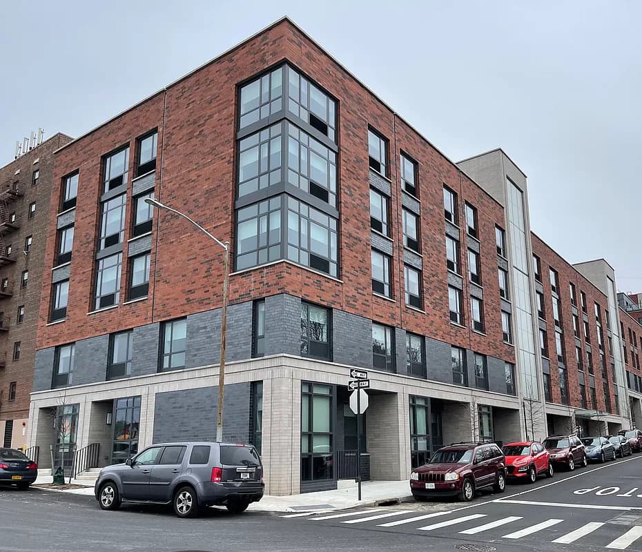 2 Bedrooms apartment in Queens