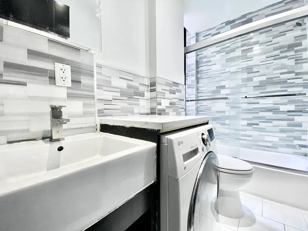 3BR apartment in Manhattan