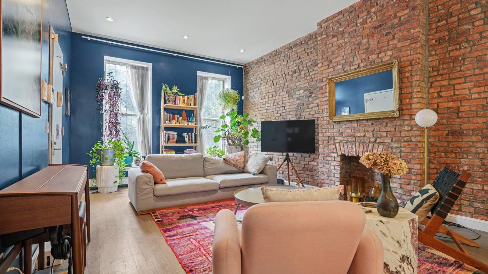 2BR apartment in Williamsburg