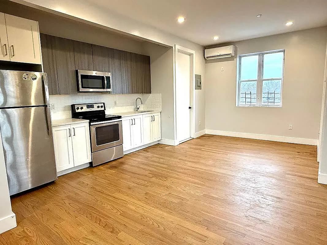 2BR apartment in Brownsville