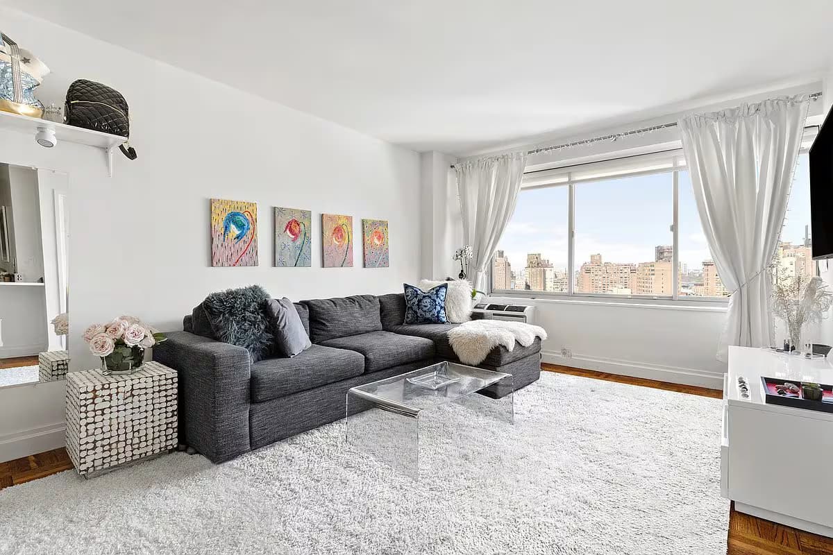 2BR apartment in East New York
