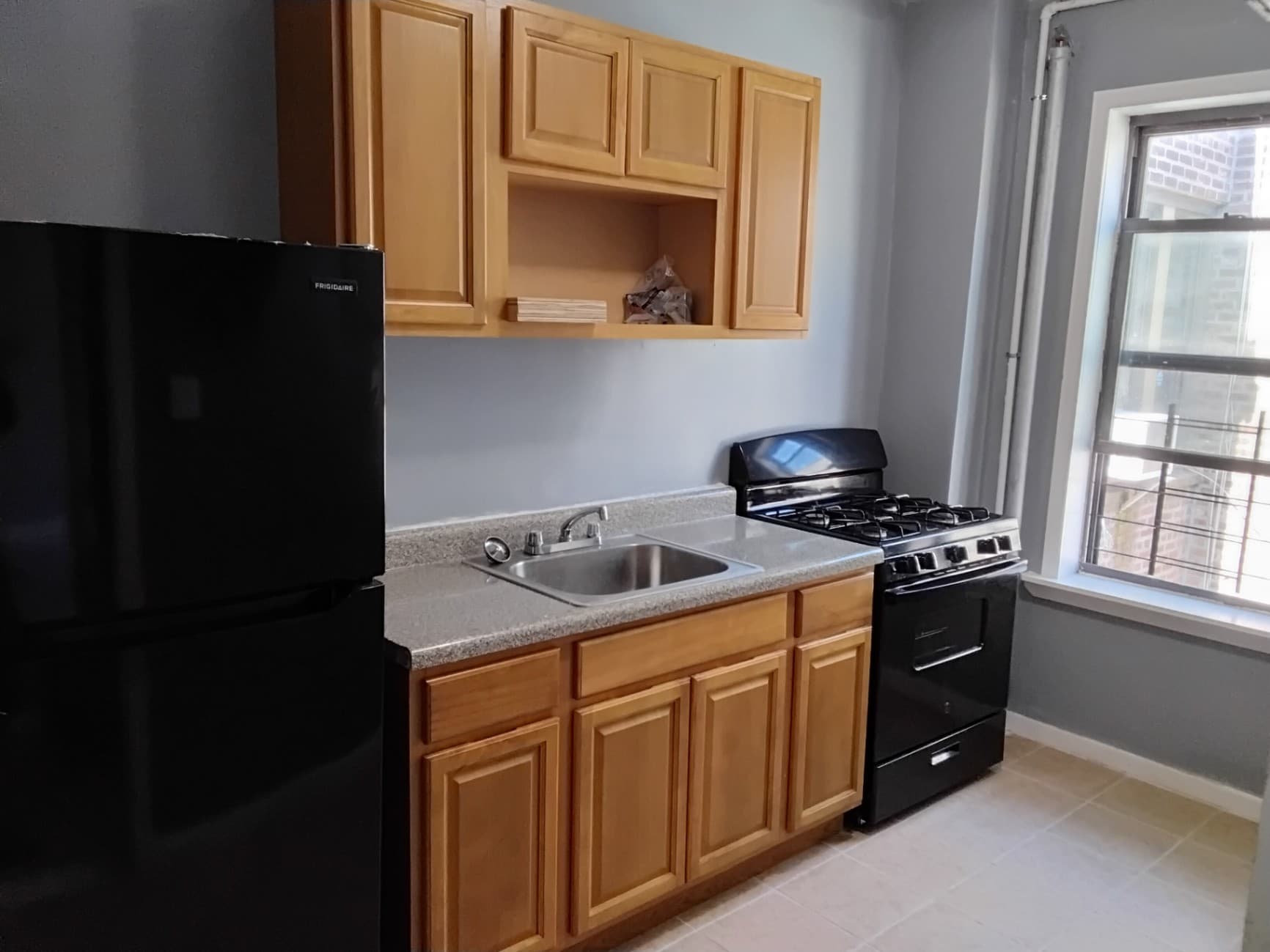 2BR apartment in Morrisania