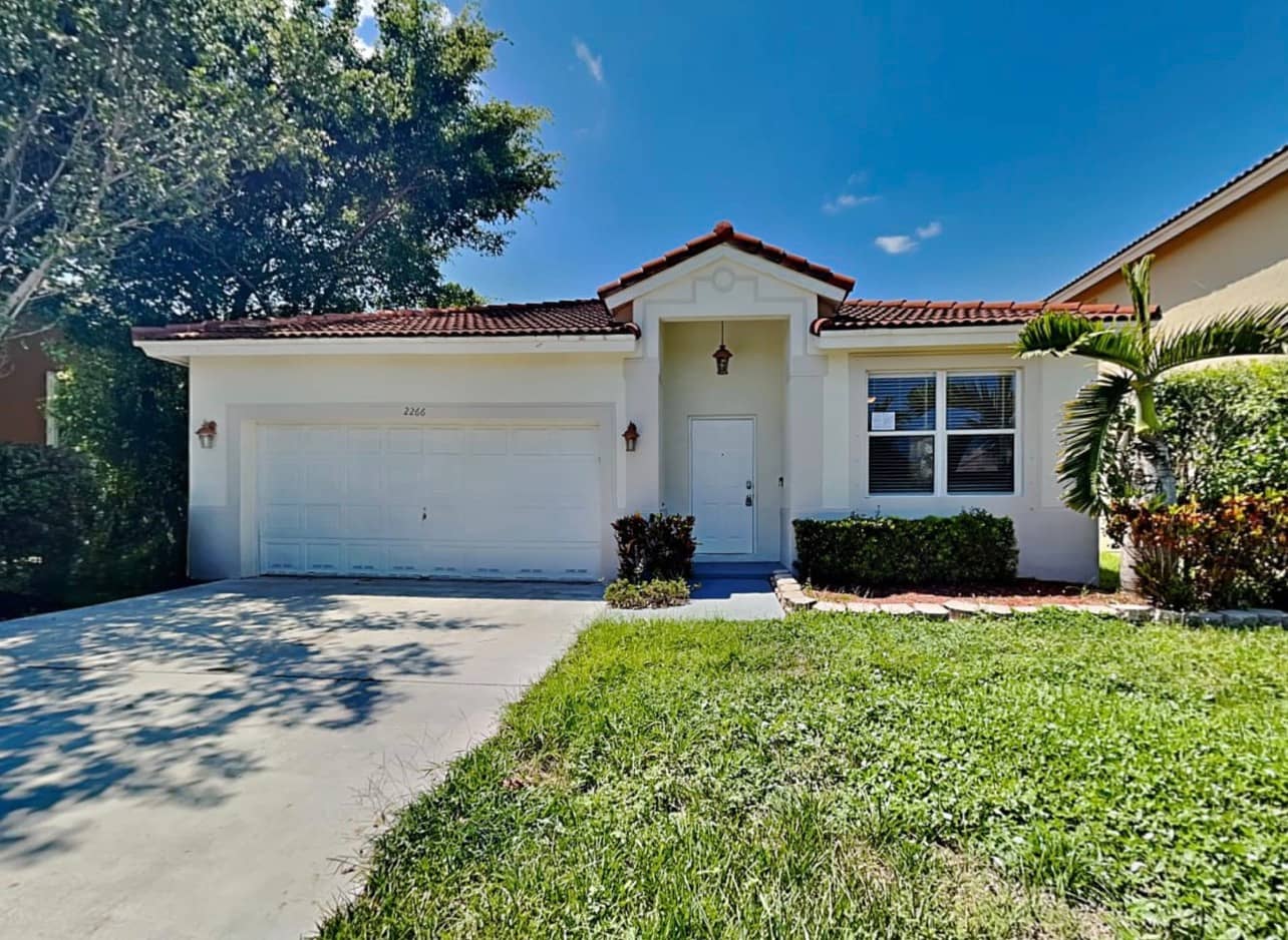 2266 SW 135th Ave