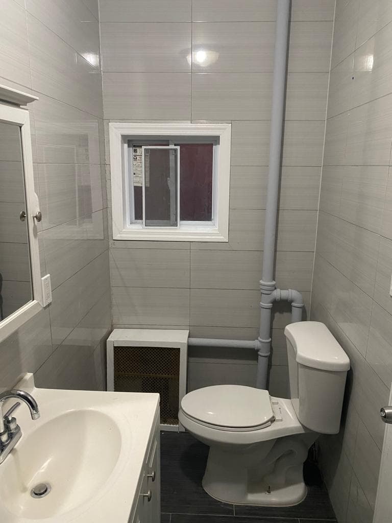 2BR apartment in Jamaica