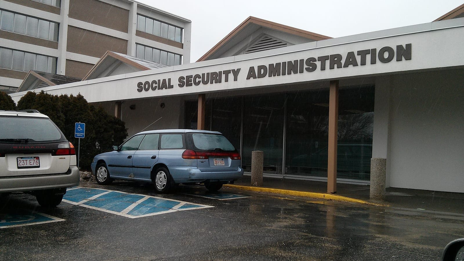 Social Security office entrance with a covered driveway