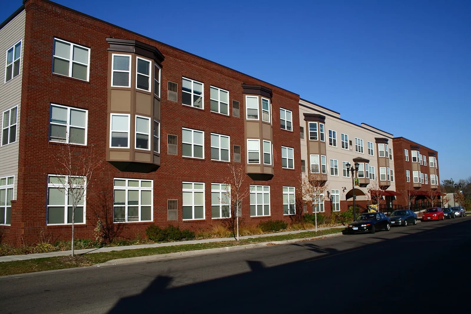 Apartment building at Selby and Grotto in Saint Paul