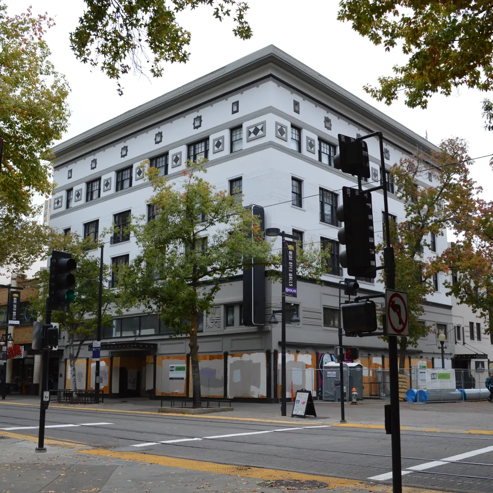The multistory Mohr and Yoerk building at a street corner in central Sacramento.