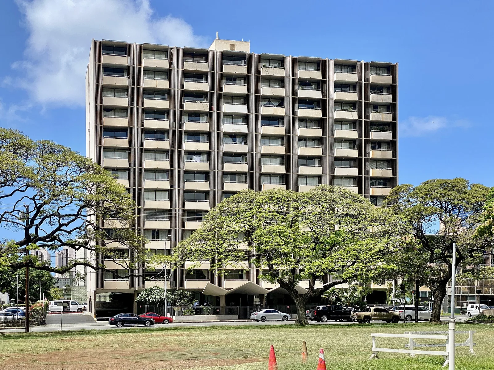 Punahou Circle apartment building and trees in Makiki, Honolulu