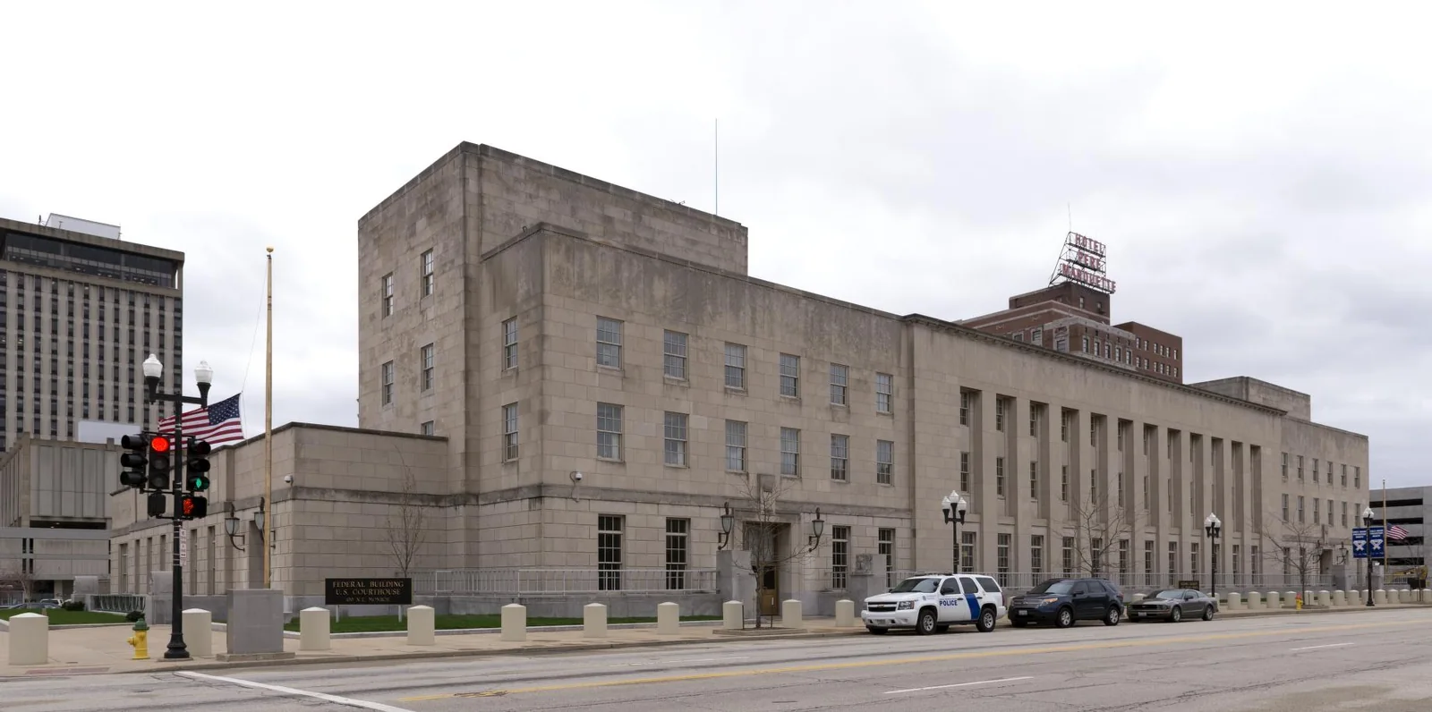 Federal building and courthouse at a street corner in Peoria