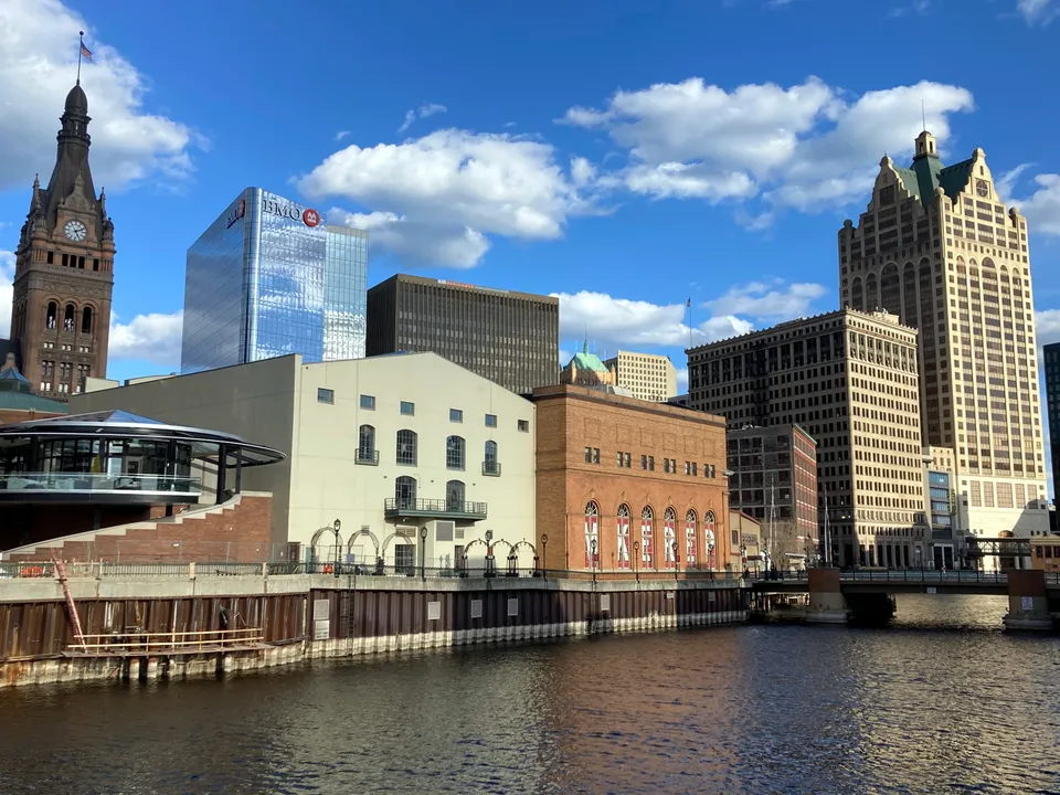 Milwaukee skyline and river